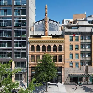 Hotel Skwachàys, Vancouver