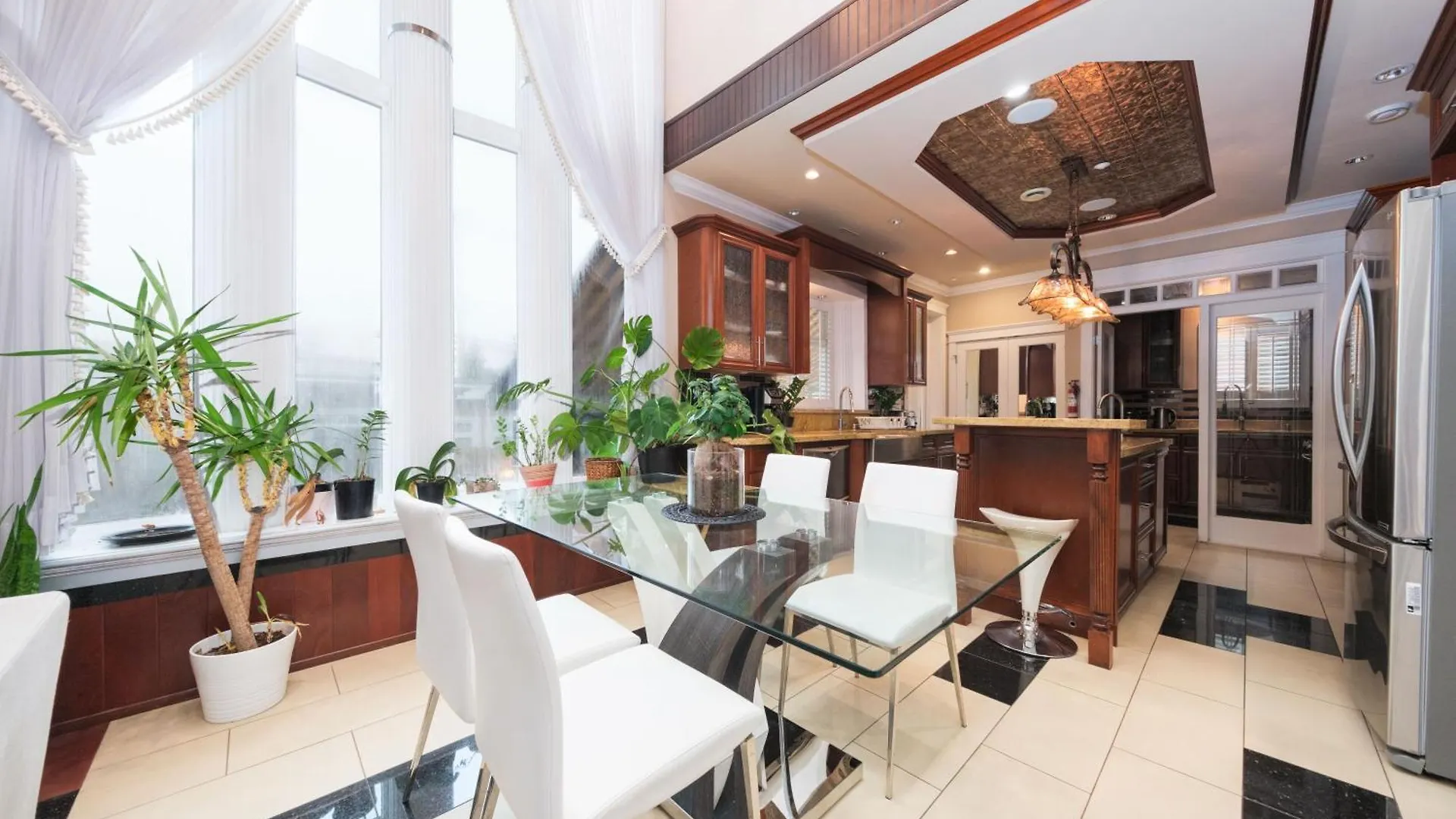 Oakridge Luxury Homestay Vancouver